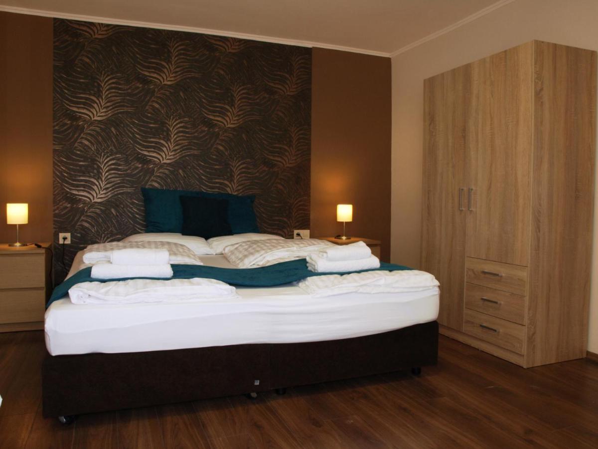 Garden Club Panzio Bed & Breakfast Balatonmáriafürdő Екстериор снимка