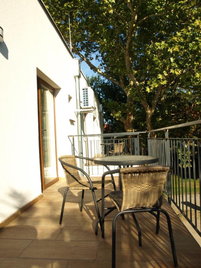 Garden Club Panzio Bed & Breakfast Balatonmáriafürdő Екстериор снимка