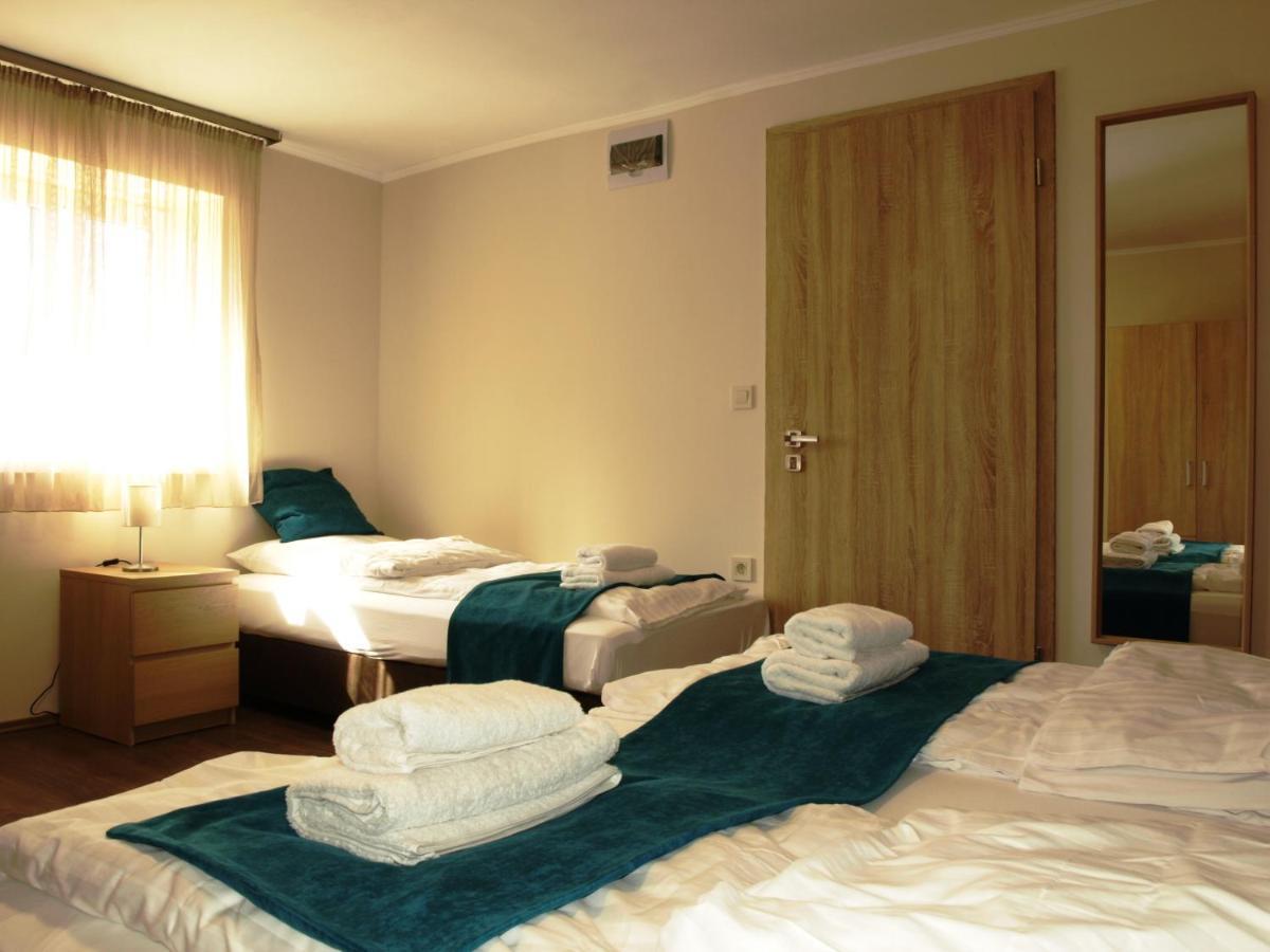 Garden Club Panzio Bed & Breakfast Balatonmáriafürdő Екстериор снимка