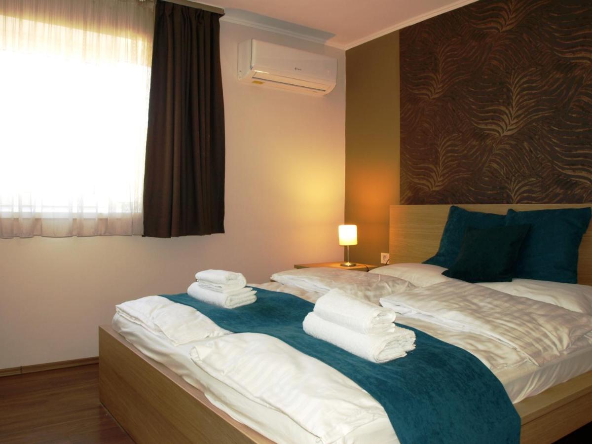 Garden Club Panzio Bed & Breakfast Balatonmáriafürdő Екстериор снимка