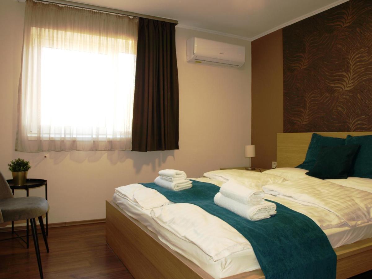 Garden Club Panzio Bed & Breakfast Balatonmáriafürdő Екстериор снимка
