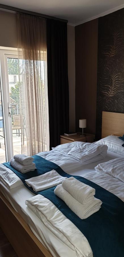 Garden Club Panzio Bed & Breakfast Balatonmáriafürdő Екстериор снимка