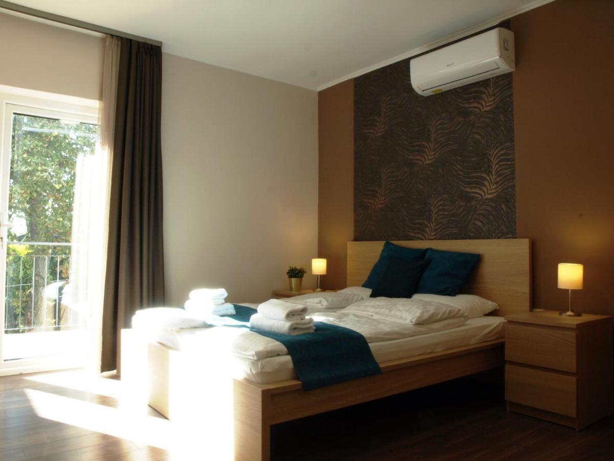 Garden Club Panzio Bed & Breakfast Balatonmáriafürdő Екстериор снимка