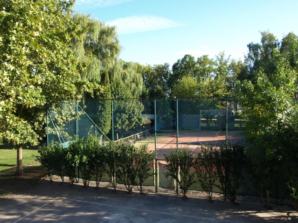 Garden Club Panzio Bed & Breakfast Balatonmáriafürdő Екстериор снимка