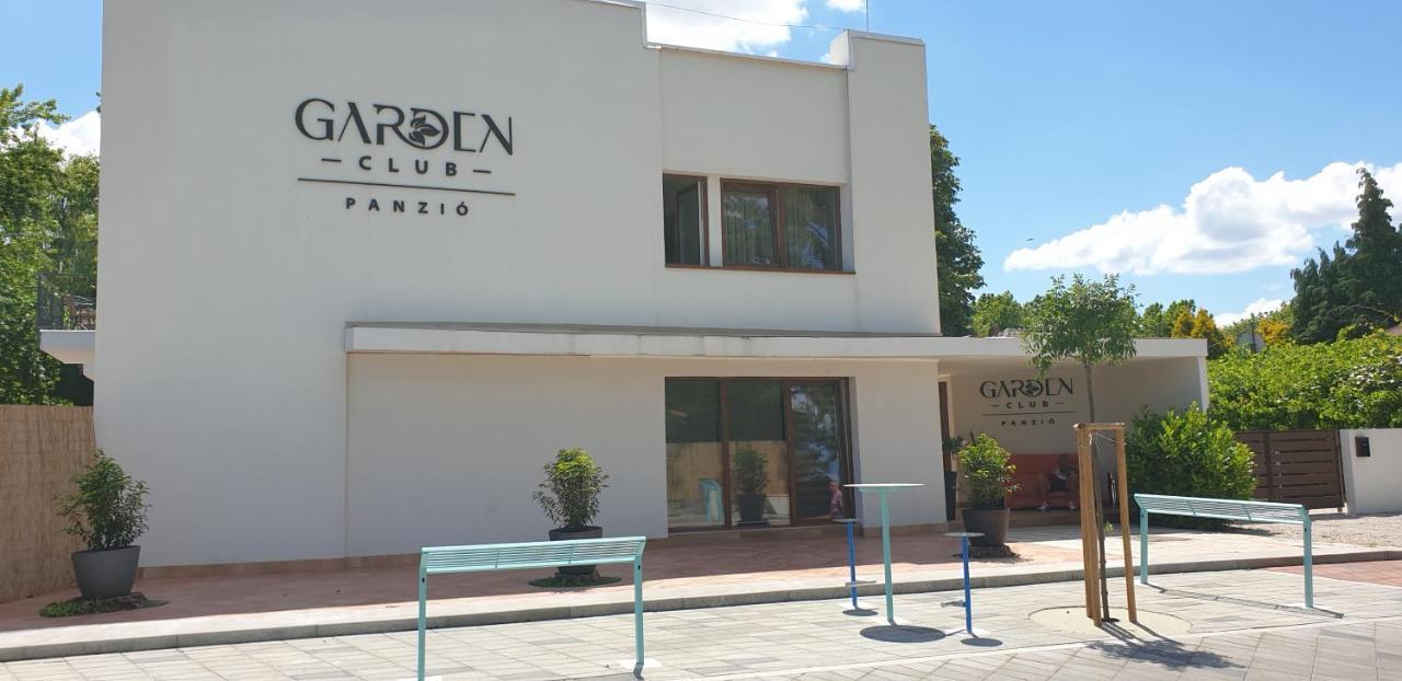 Garden Club Panzio Bed & Breakfast Balatonmáriafürdő Екстериор снимка