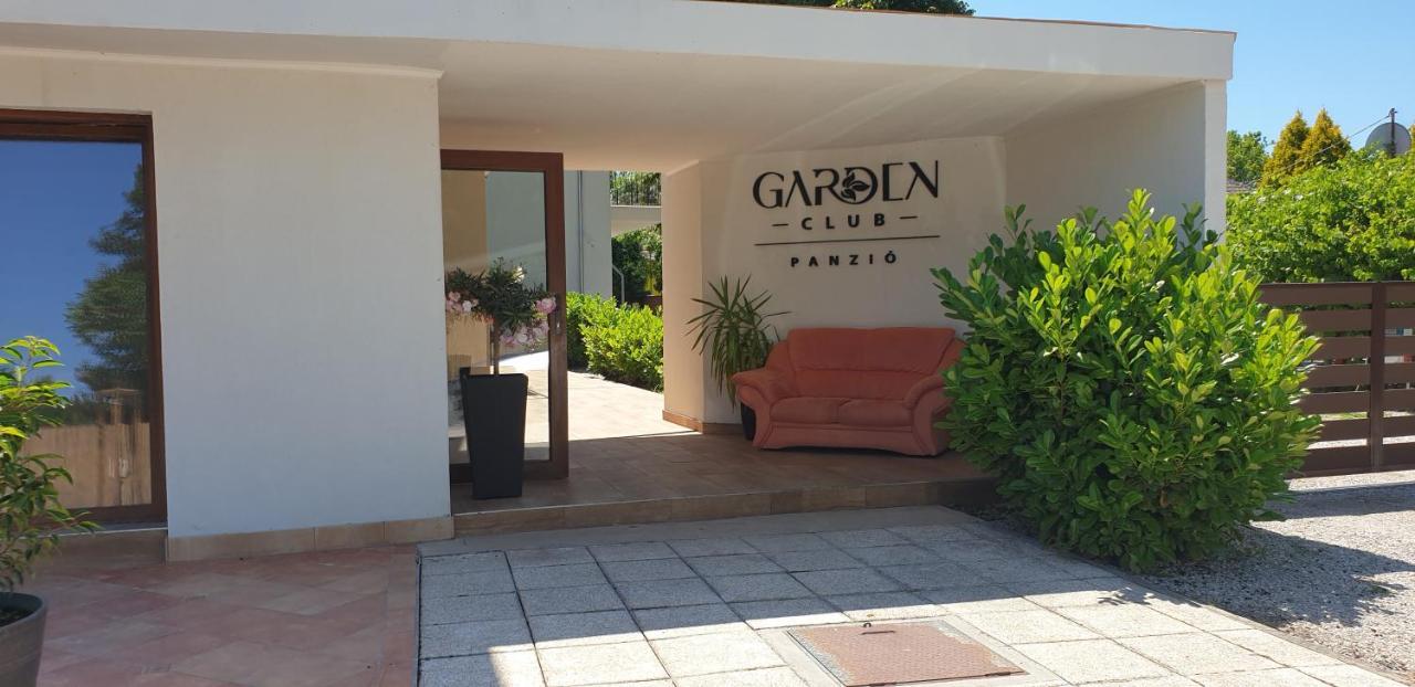Garden Club Panzio Bed & Breakfast Balatonmáriafürdő Екстериор снимка