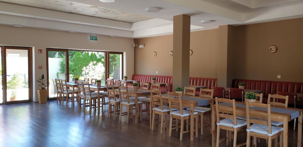 Garden Club Panzio Bed & Breakfast Balatonmáriafürdő Екстериор снимка