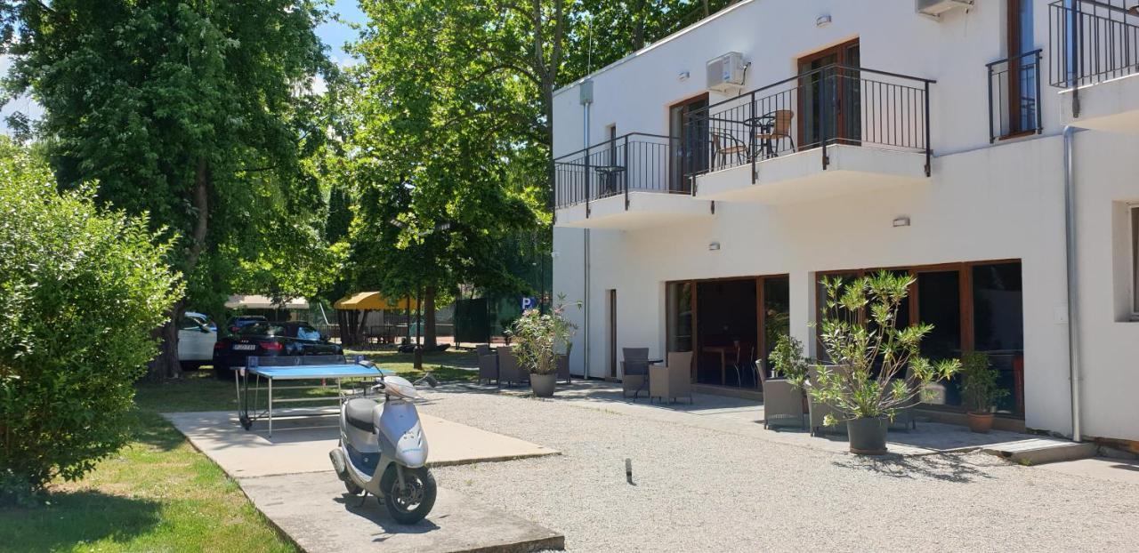 Garden Club Panzio Bed & Breakfast Balatonmáriafürdő Екстериор снимка